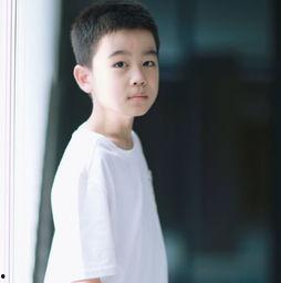 罗小特个人资料,才华横溢的年轻艺术家，揭秘其多彩人生